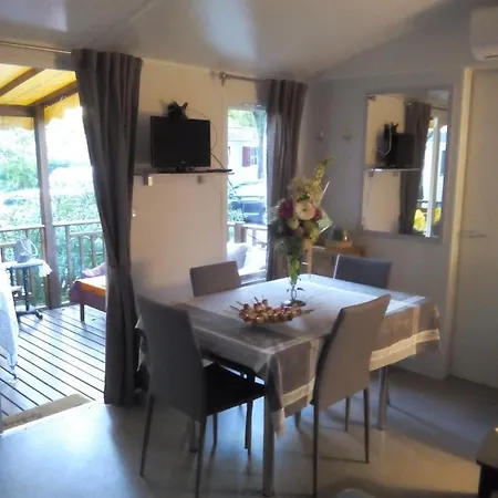 Le Montourey Camping * Fréjus
